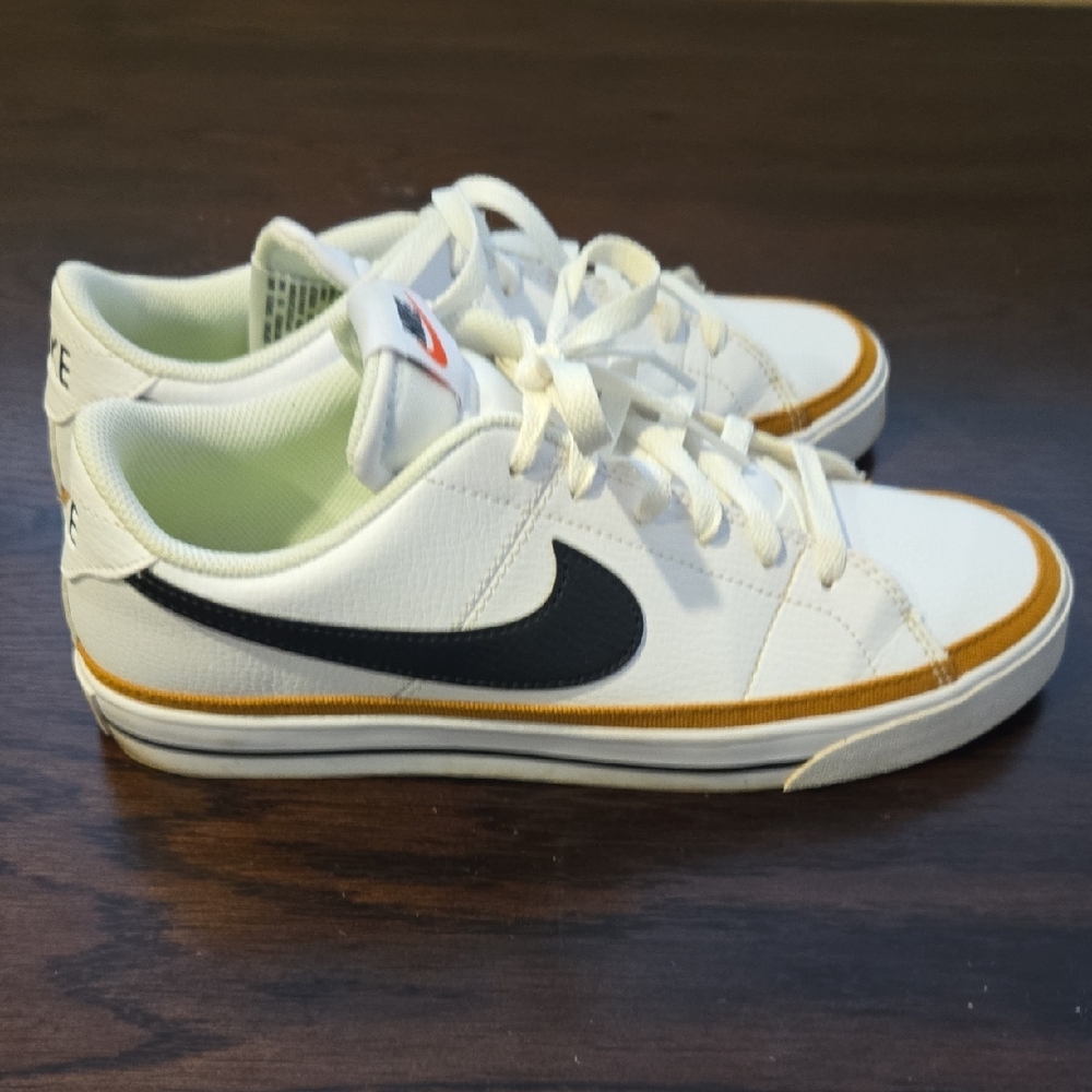 Nike Womens White and Black Sneakers with Tan Accents